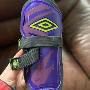Umbro shin pads